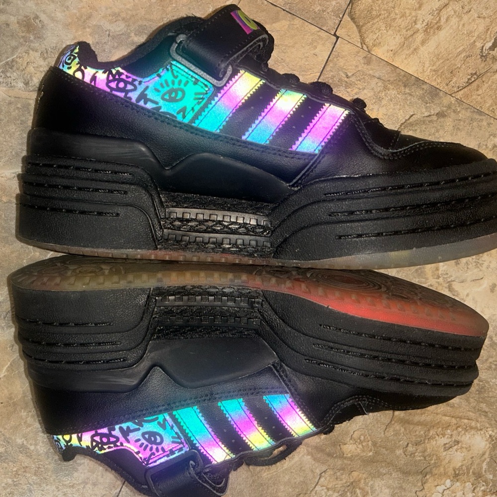 Adidas Kris Andrew Small x Forum Triple Platform Low Pride sneakers in black. - Picture 9 of 10